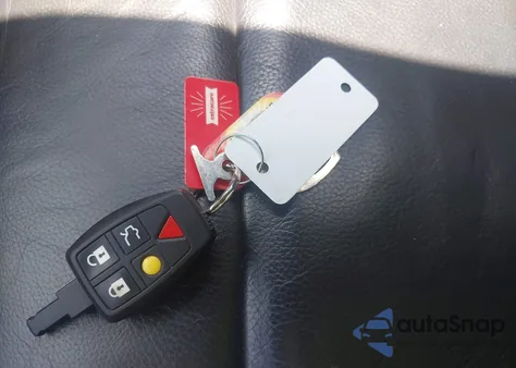 2005 Volvo V50 T5/T5 A/T5 Awd z USA, uszkodzony, nr VIN YV1MJ682552076956